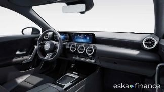 Lízing Hatchback MERCEDES A 250 2024