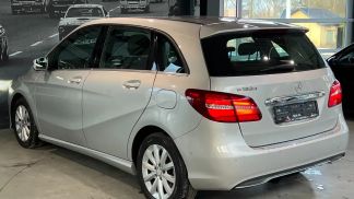 Financování Hatchback MERCEDES B 180 2017