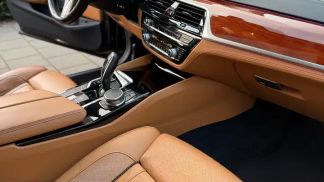 Lízing Sedan BMW 530 2019