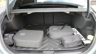 Lízing Sedan MERCEDES E 300 2024