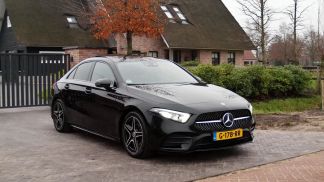 Lízing Sedan MERCEDES A 200 2019