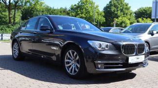 Finansowanie Sedan BMW 750 2013