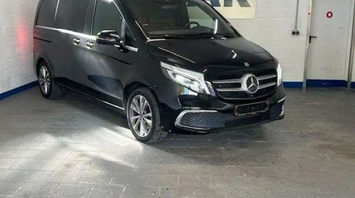 MERCEDES V 220 2021