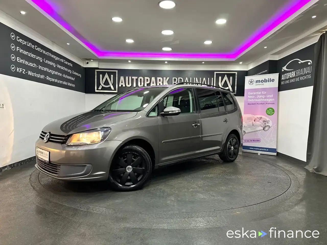 Lízing Hatchback Volkswagen Touran 2011