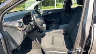 Lízing Hatchback MERCEDES B 180 2018