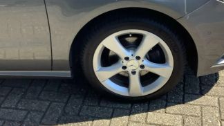 Lízing Hatchback MERCEDES B 180 2013