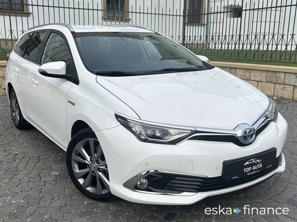 Leasing Wagon Toyota Auris Touring Sports 2015