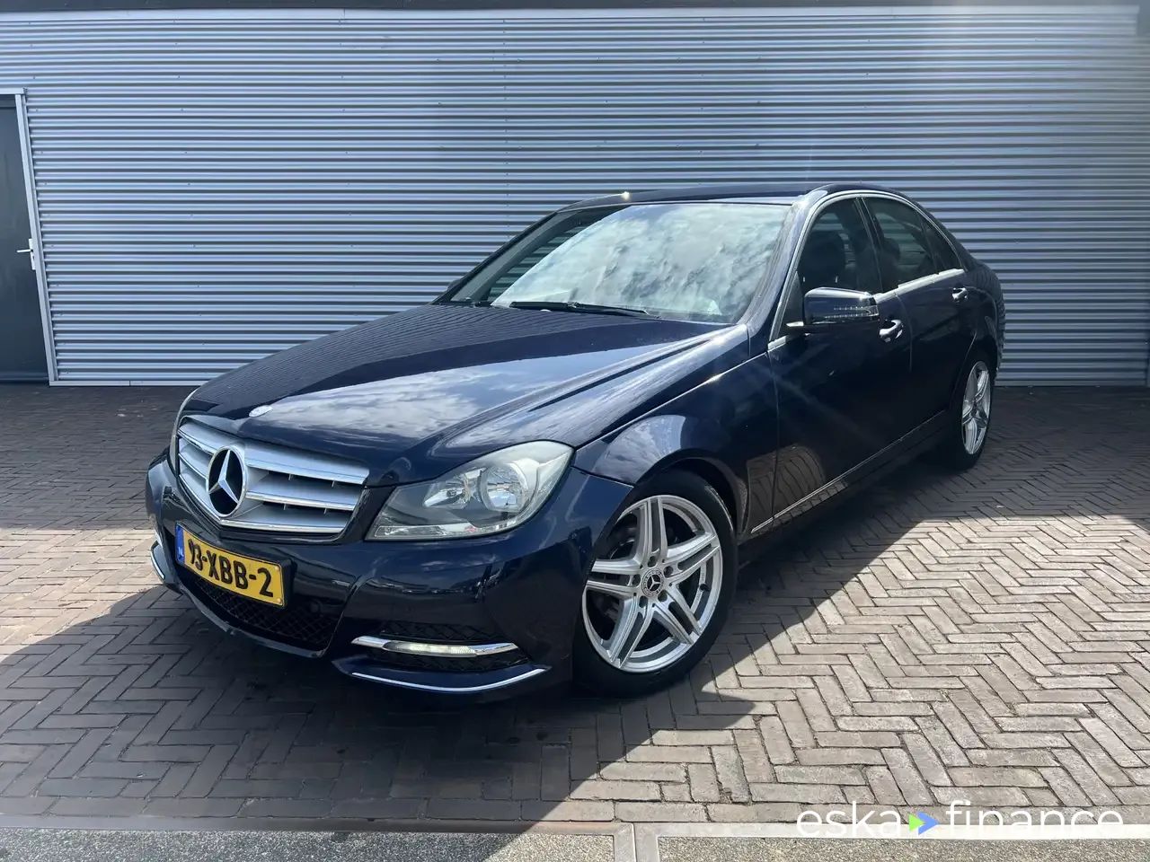 Lízing Sedan MERCEDES C 180 2012