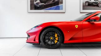 Lízing Kabriolet Ferrari 812 2023
