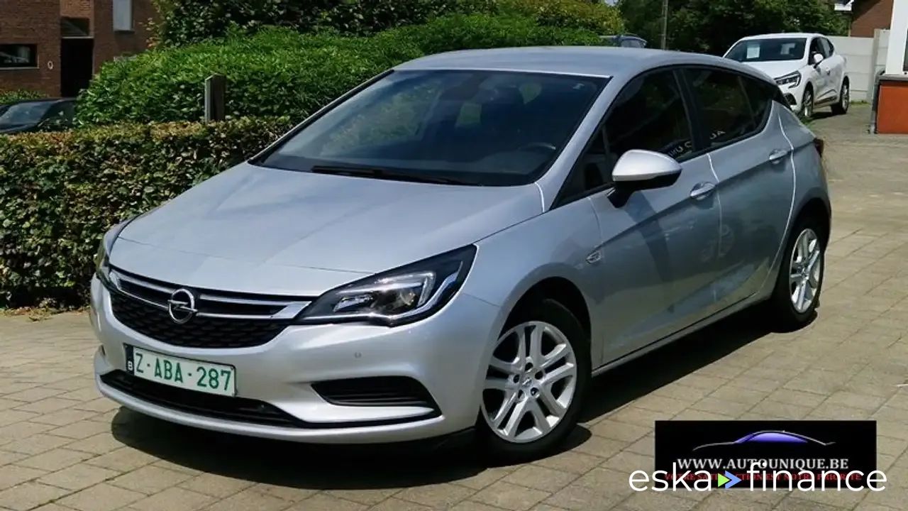 Lízing Sedan Opel Astra 2019