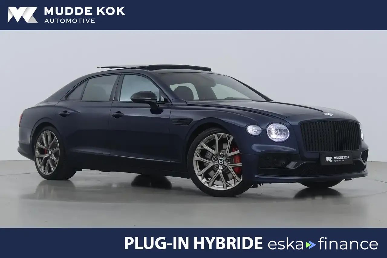 Leasing Sedan Bentley Flying Spur 2023