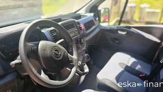 Zamknięte pudełko Opel Vivaro 2019