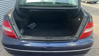 Lízing Sedan MERCEDES C 180 2012
