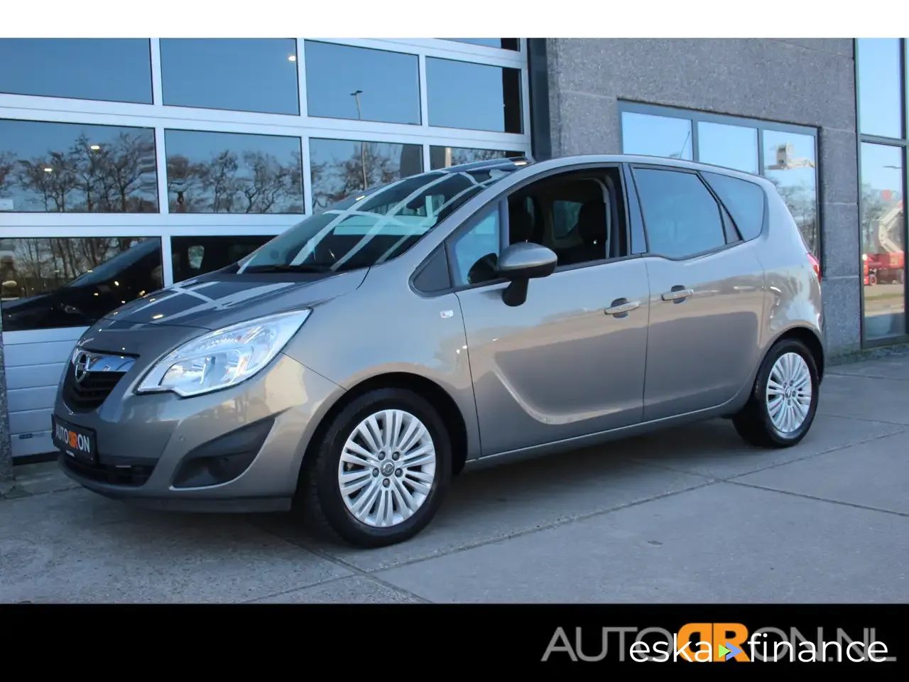 Lízing Hatchback Opel Meriva 2013