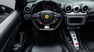 Finansowanie Zamienny Ferrari California 2017