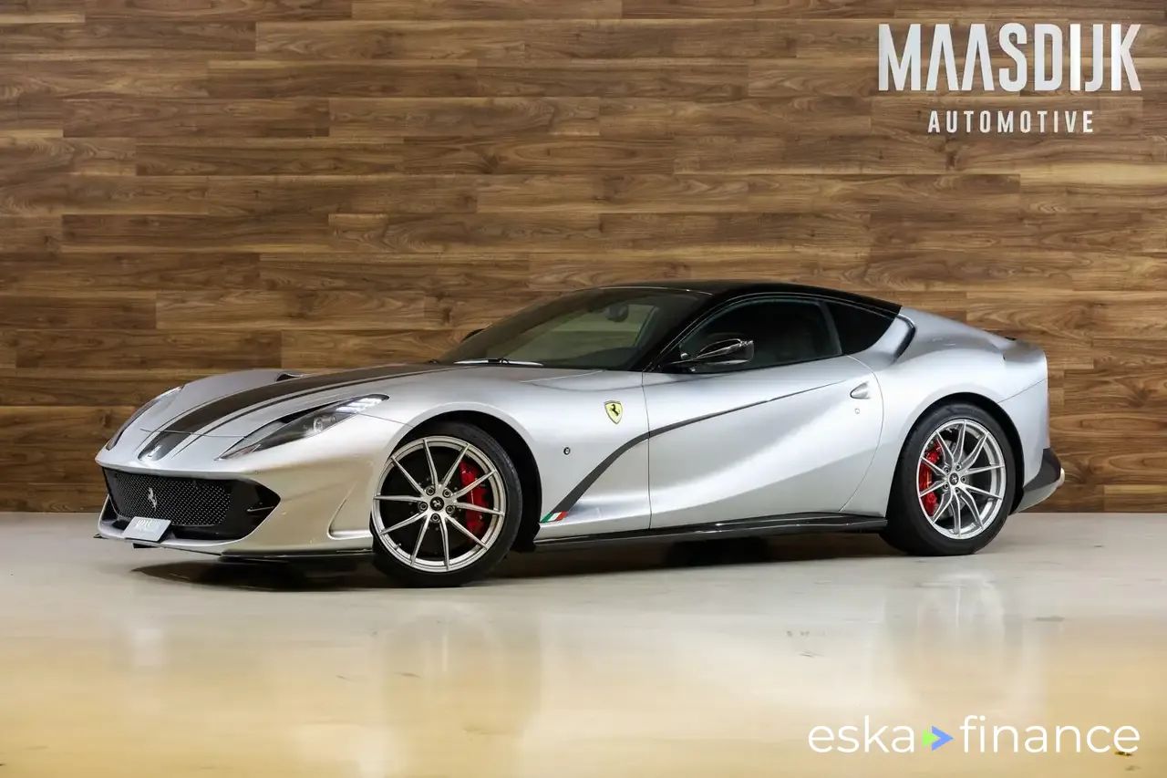 Financování Kupé Ferrari 812 2019