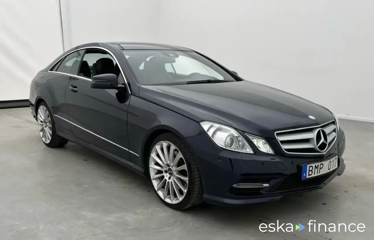 Lízing Kupé MERCEDES E 250 2012