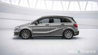 Lízing Hatchback MERCEDES B 180 2018