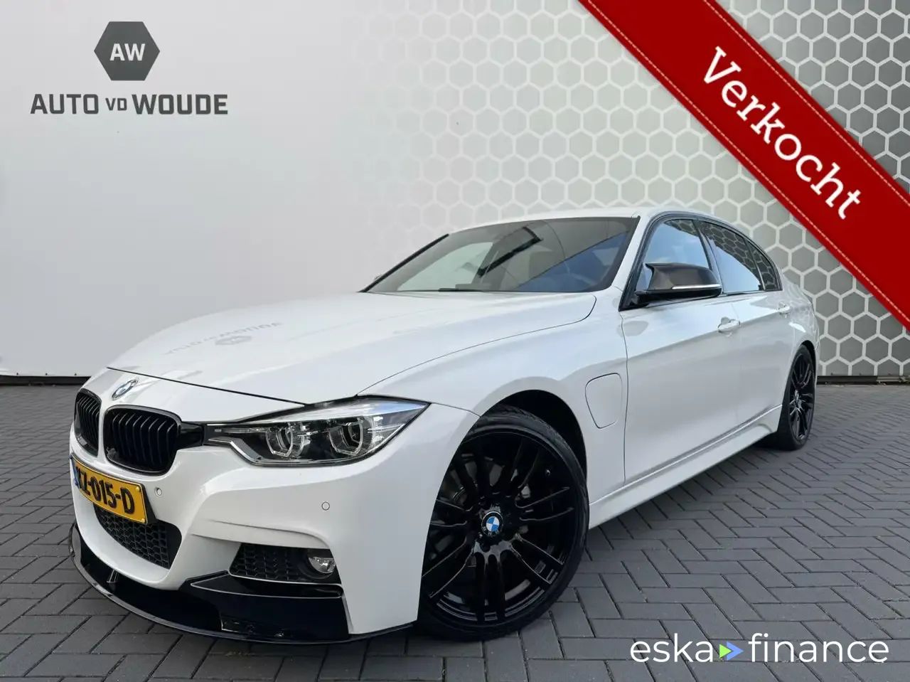 Lízing Sedan BMW 330 2016