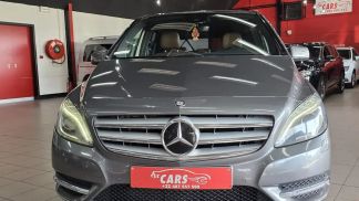 Lízing Hatchback MERCEDES B 180 2014