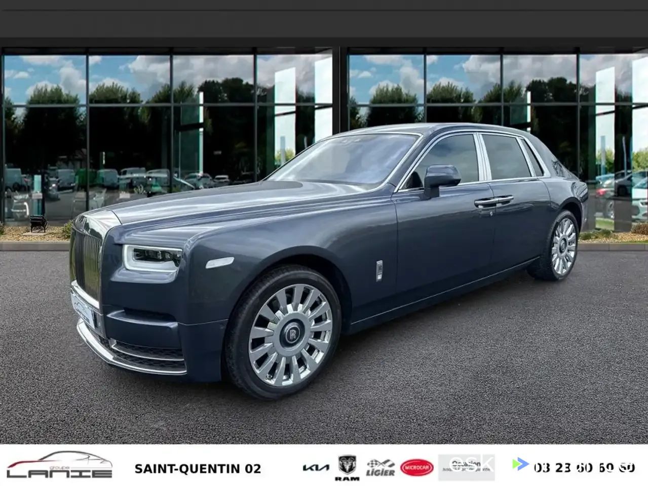Leasing Sedan Rolls-Royce Phantom 2022
