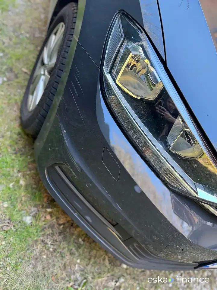 Financování Hatchback Volkswagen Touran 2021