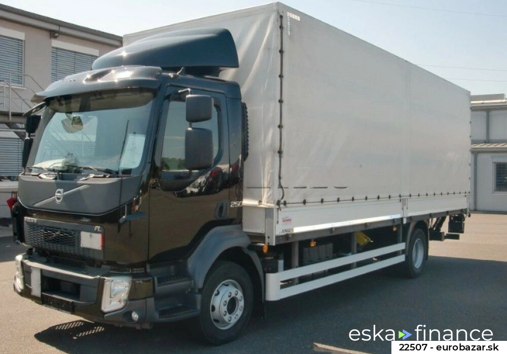 Ciężarówka (podwozie) Volvo FL 2017