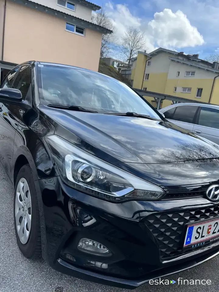 Lízing Sedan Hyundai i20 2020