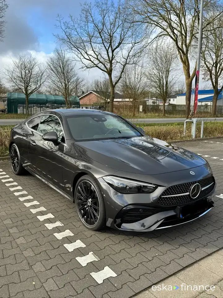 Lízing Kupé MERCEDES CLE 220 2023