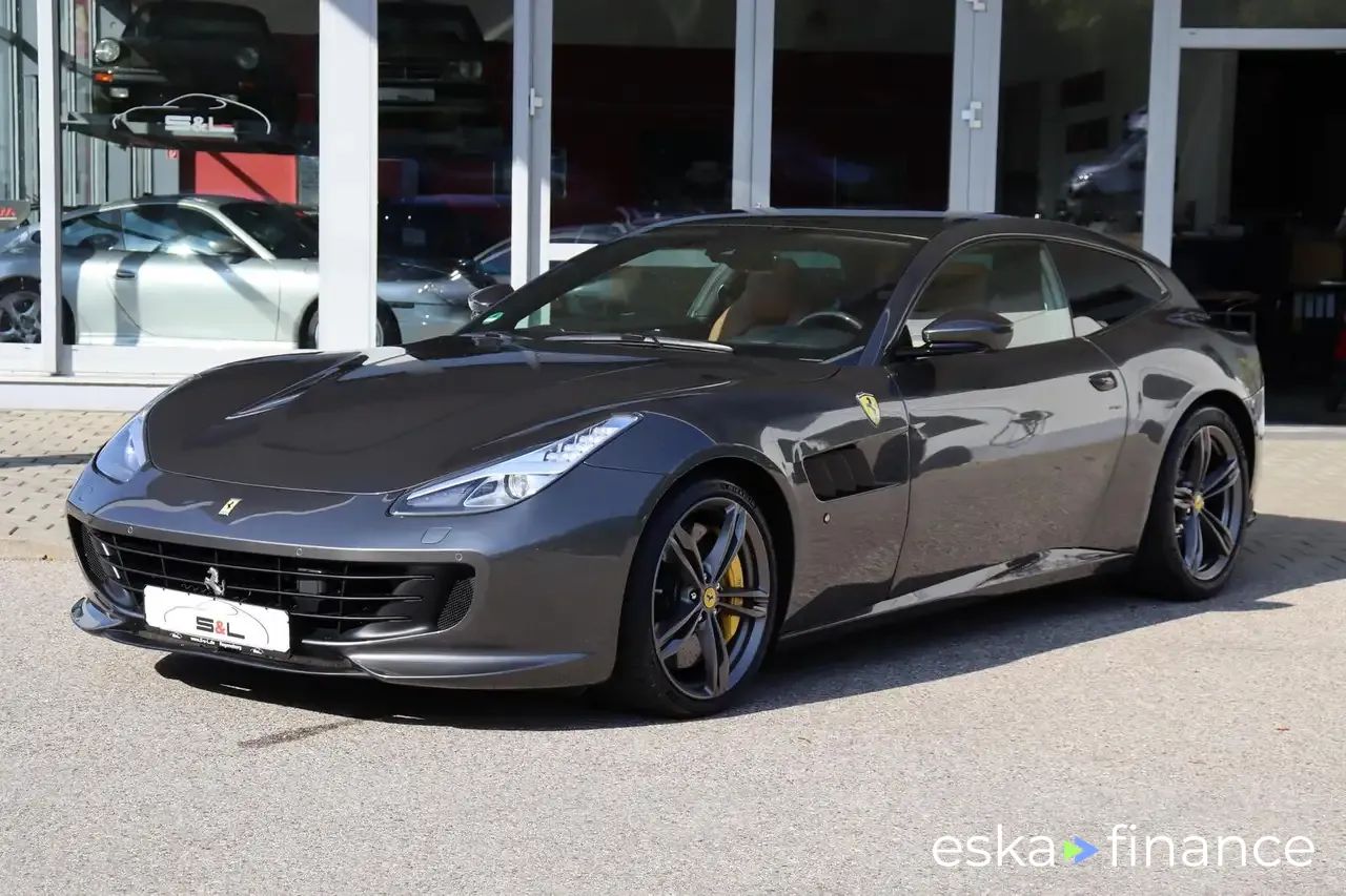 Leasing Coupé Ferrari GTC4 LUSSO 2019
