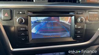 Lízing Sedan Toyota Auris 2013