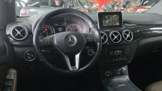 Lízing Hatchback MERCEDES B 180 2014