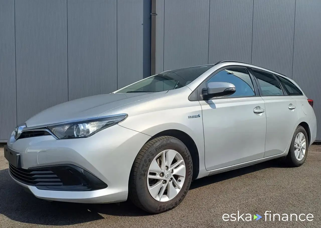 Leasing Wagon Toyota Auris 2018