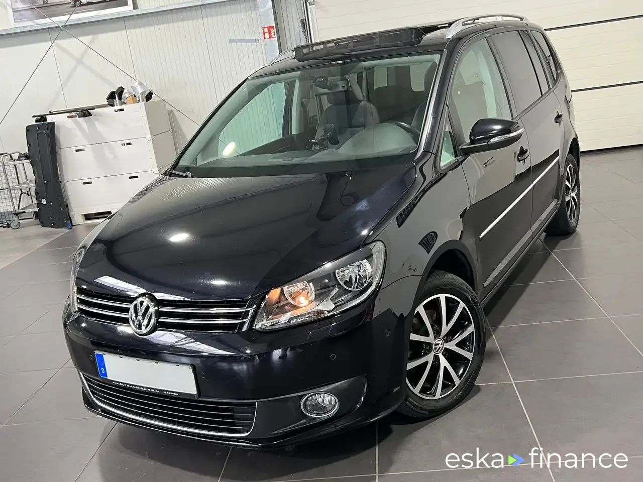 Leasing Hatchback Volkswagen Touran 2012