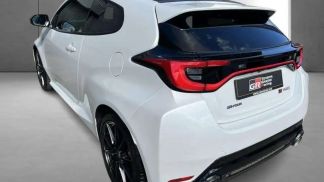 Lízing Hatchback Toyota Yaris 2024