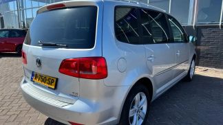 Lízing Hatchback Volkswagen Touran 2011