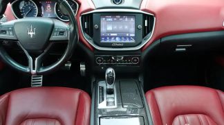 Lízing Sedan Maserati Ghibli 2016
