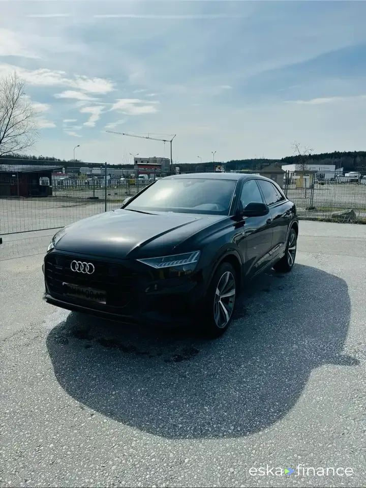 Finansowanie SUV Audi Q8 2023