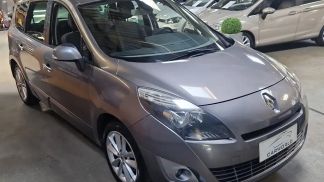 Lízing Hatchback Renault Grand Scenic 2011