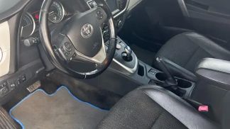 Lízing Sedan Toyota Auris 2014