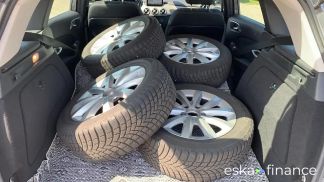 Lízing Hatchback MERCEDES B 180 2018