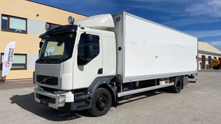 Finansowanie Specjalna ciężarówka Volvo FL240 2014