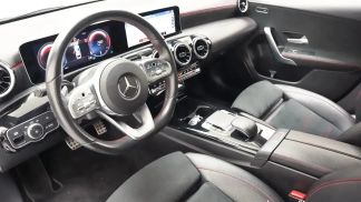 Lízing Sedan MERCEDES A 200 2019