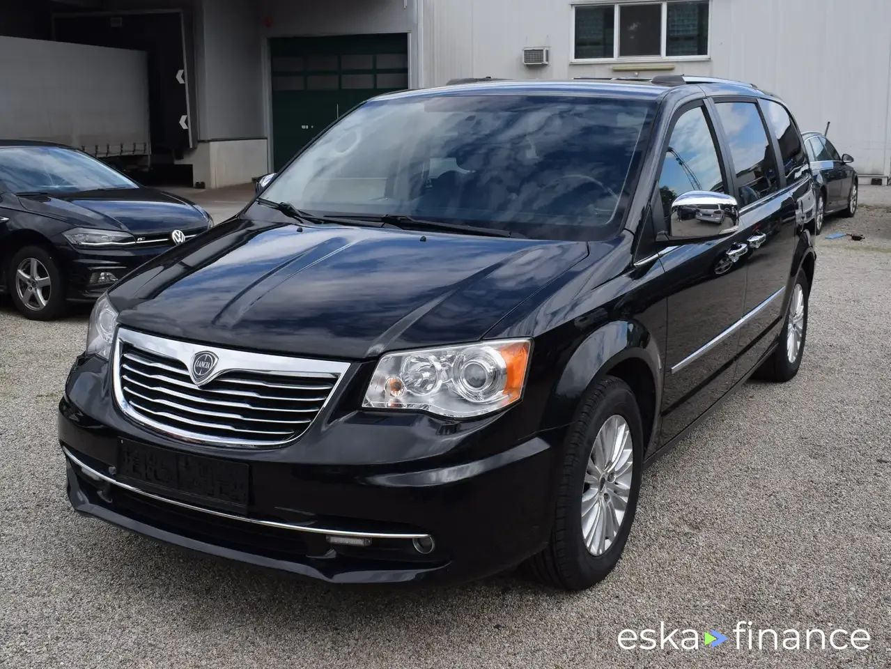 Lízing Hatchback Lancia Voyager 2014