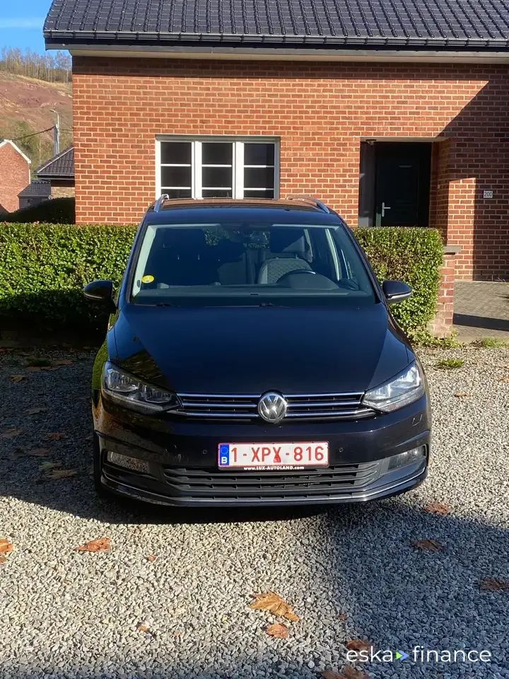 Lízing Hatchback Volkswagen Touran 2019