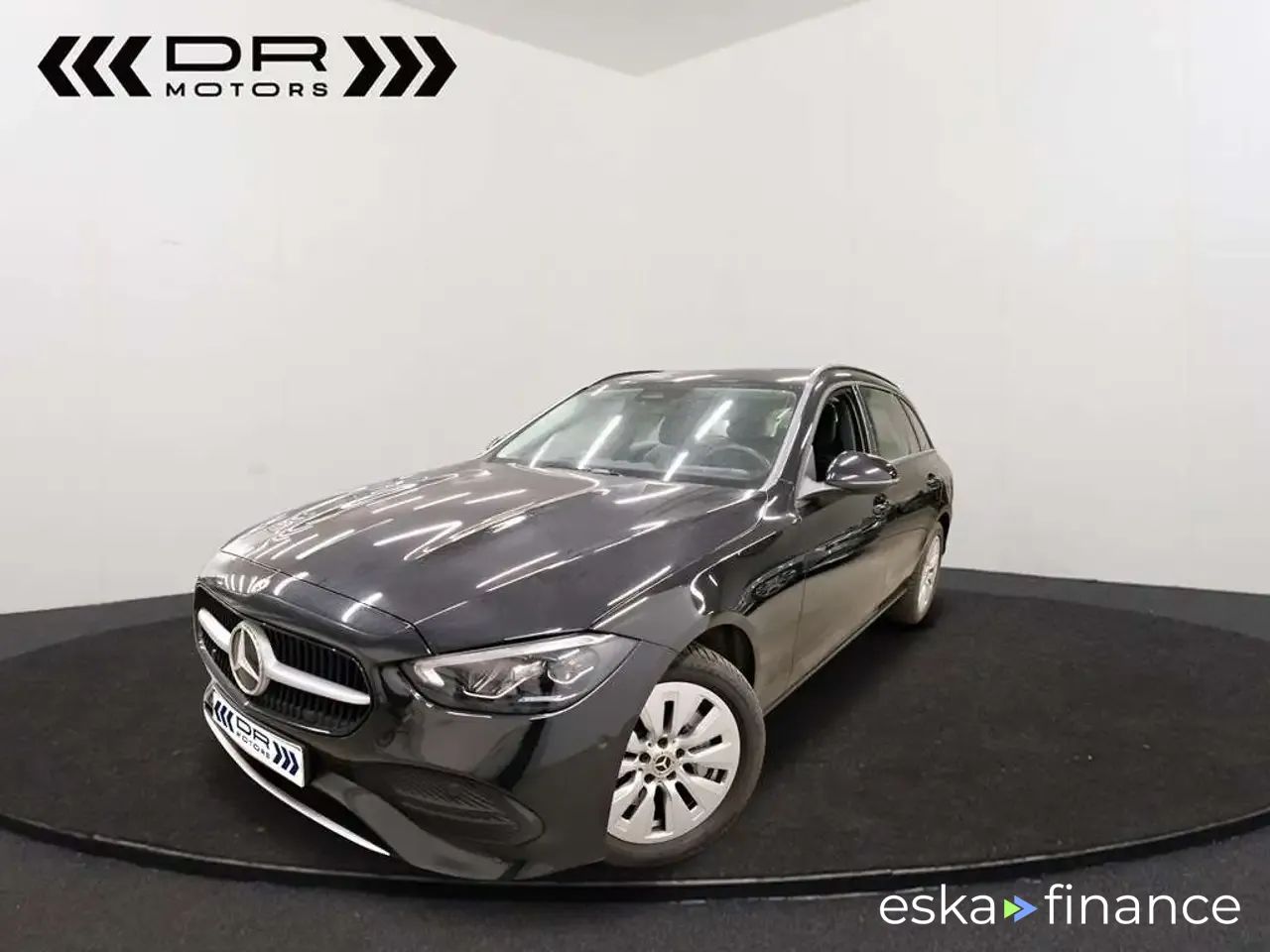 Lízing Kombi MERCEDES C 300 2022