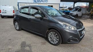 Hatchback Peugeot 208 2016