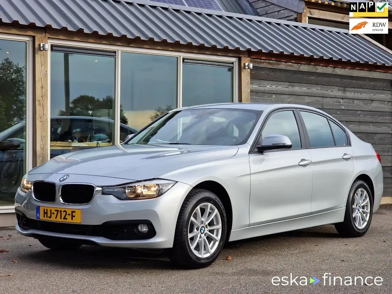 Leasing Sedan BMW 318 2015