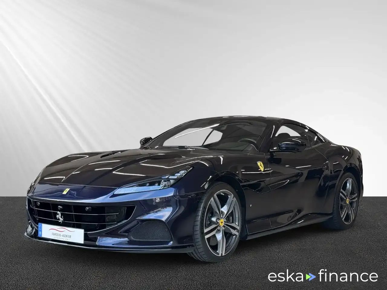 Financování Konvertibilní Ferrari Portofino 2021