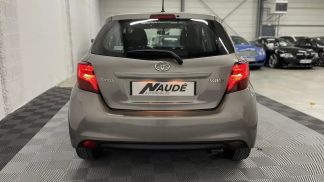 Lízing Sedan Toyota Yaris 2015